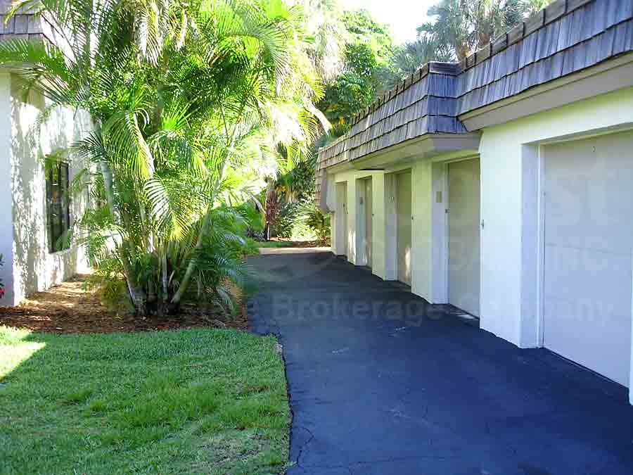 WILDERNESS COUNTRY CLUB Detached Garages